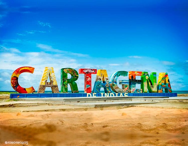 letras-gigantes-de-Cartagena-city-tour-chiva}