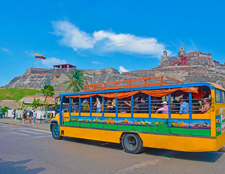 chiva-tradicional-cartagena-city-tour8